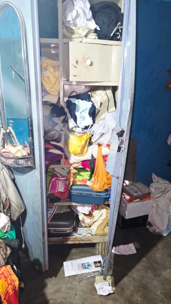 भाजपा नेता समाज सेवी राकेश श्रीवास सहित एक ग्रामीण के घर चोरी, घर का ताला तोड़कर लाखों का जेवर और कैश ले भागे चोर